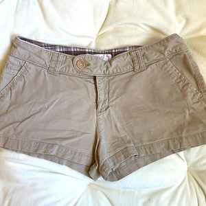 OP SHORTS : Gently used, missing buttons